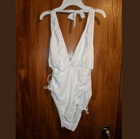 Fashion Nova plus white lace up swimsuit - Picture 4 of 4